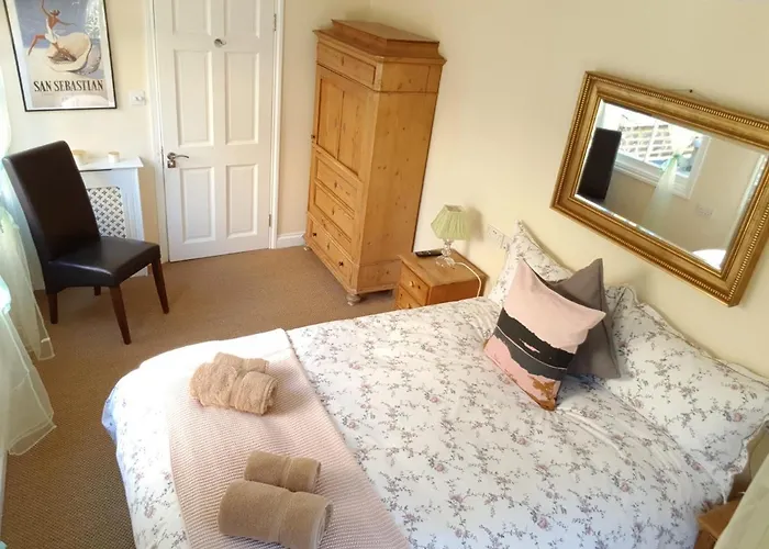 Pretty Maida Vale Apartments